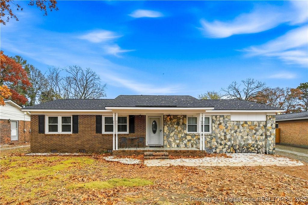 Photo of 1633 Cawdor Drive, Fayetteville, NC 28304 (MLS # 754617)