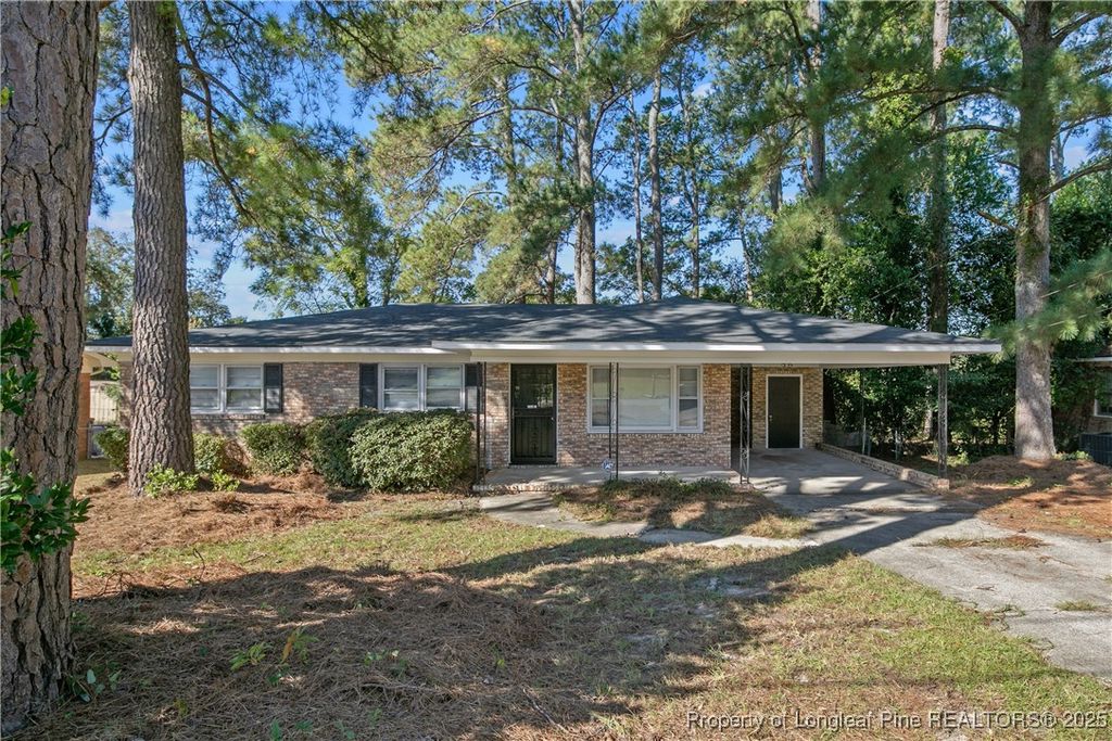 Photo of 2134 Biltmore Drive, Fayetteville, NC 28304 (MLS # 751985)