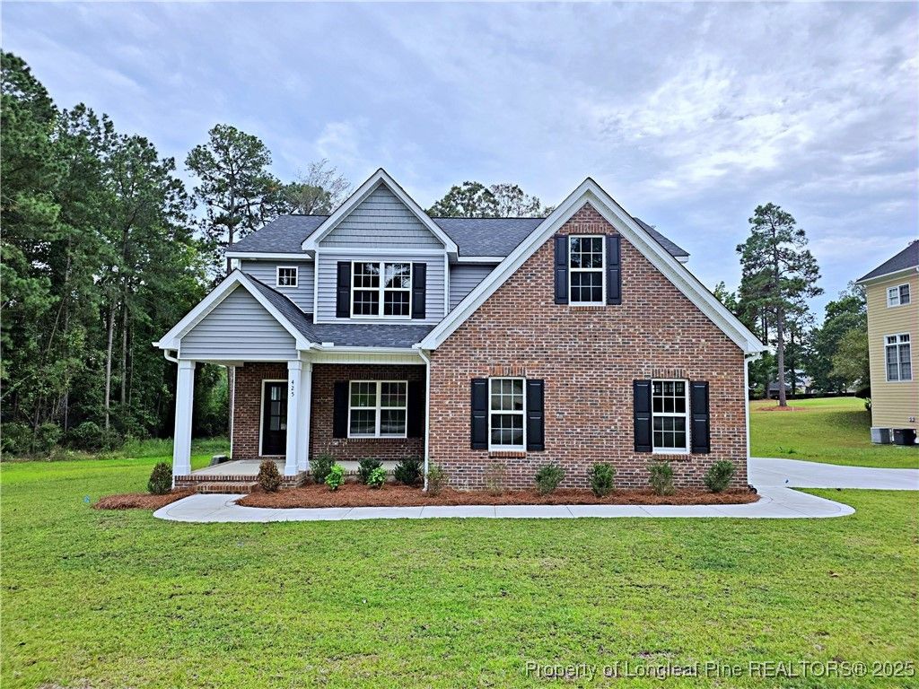 Photo of 425 Shawcroft Road, Fayetteville, NC 28311 (MLS # 751623)