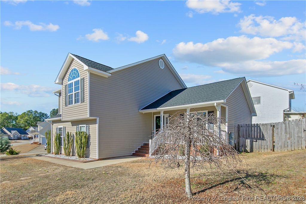 Photo of 1009 Bramblegate Road, Hope Mills, NC 28348 (MLS # 754984)