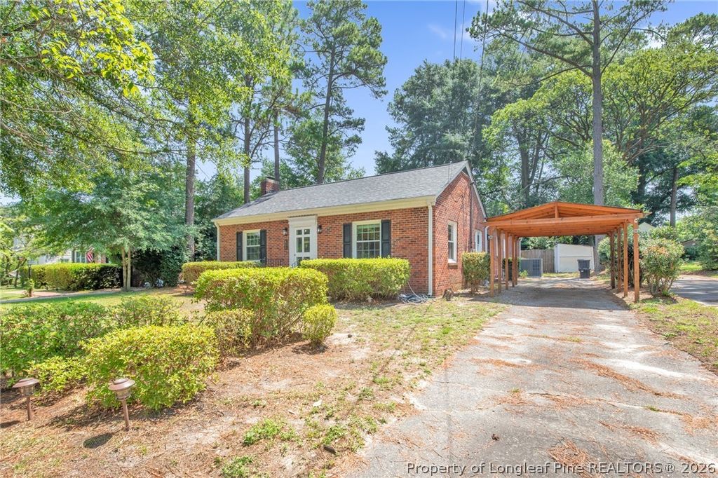Photo of 411 Vista Drive, Fayetteville, NC 28305 (MLS # 765453)