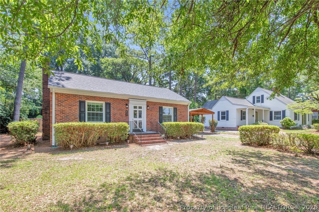 Photo of 411 Vista Drive, Fayetteville, NC 28305 (MLS # 765453)