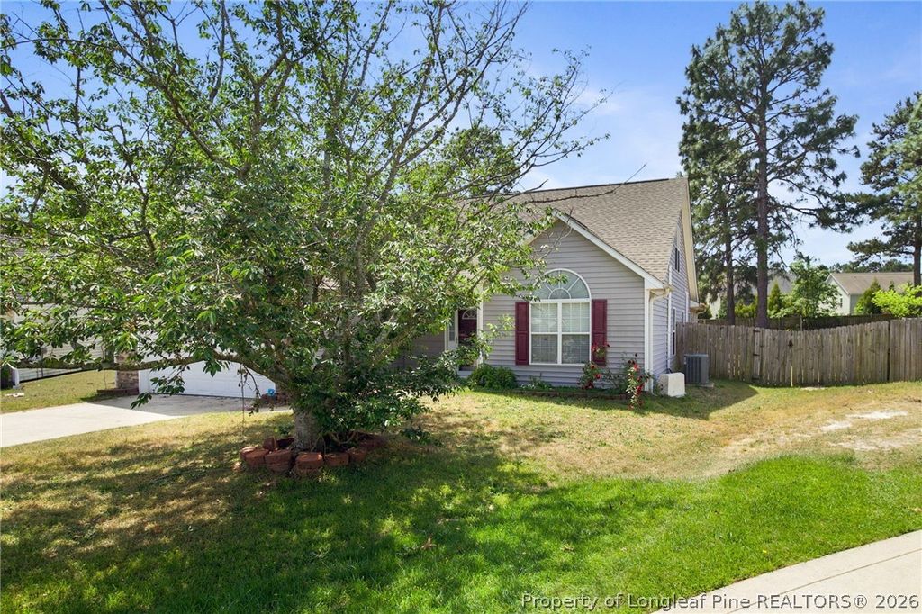Photo of 120 Turkey Oak Circle, Bunnlevel, NC 28323 (MLS # 760986)