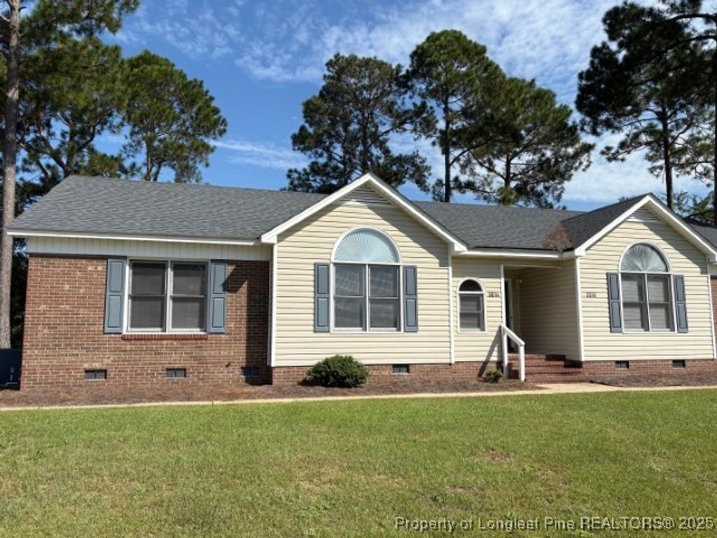 Photo of 3814 Sturbridge Drive, Hope Mills, NC 28348 (MLS # 752587)