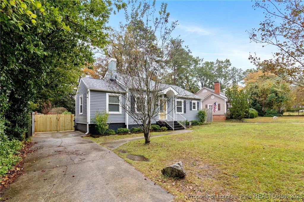 Photo of 936 McKimmon Road, Fayetteville, NC 28303 (MLS # 755440)