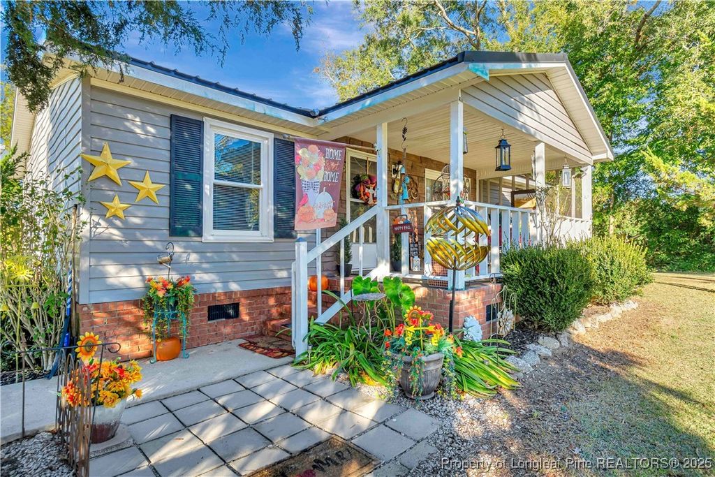 Photo of 437 Paul Rd. Rd, Pembroke, NC 28372 (MLS # 752915)