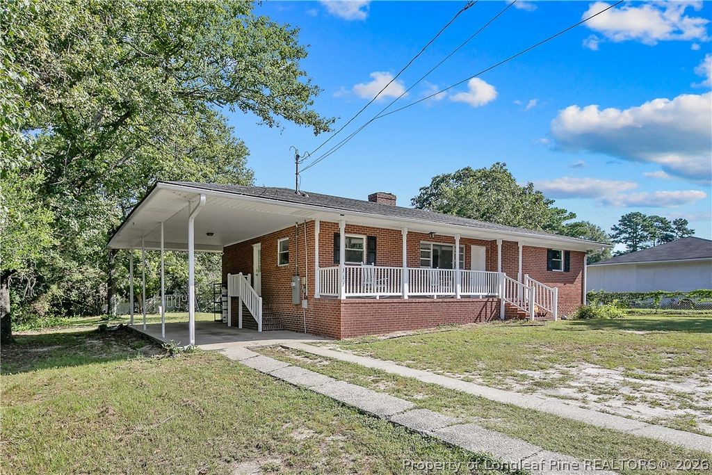 Photo of 317 Longview Drive, Fayetteville, NC 28311 (MLS # 758877)