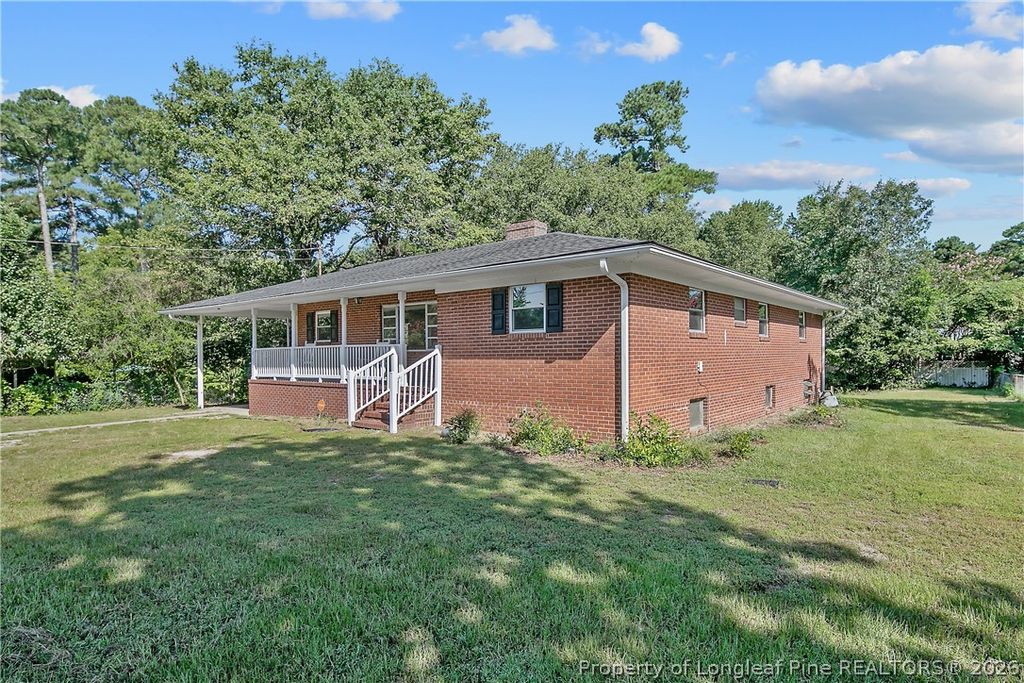 Photo of 317 Longview Drive, Fayetteville, NC 28311 (MLS # 758877)