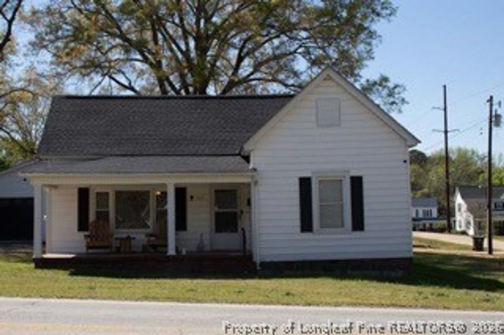 Photo of 302 N 13th Street, Erwin, NC 28339 (MLS # 760053)