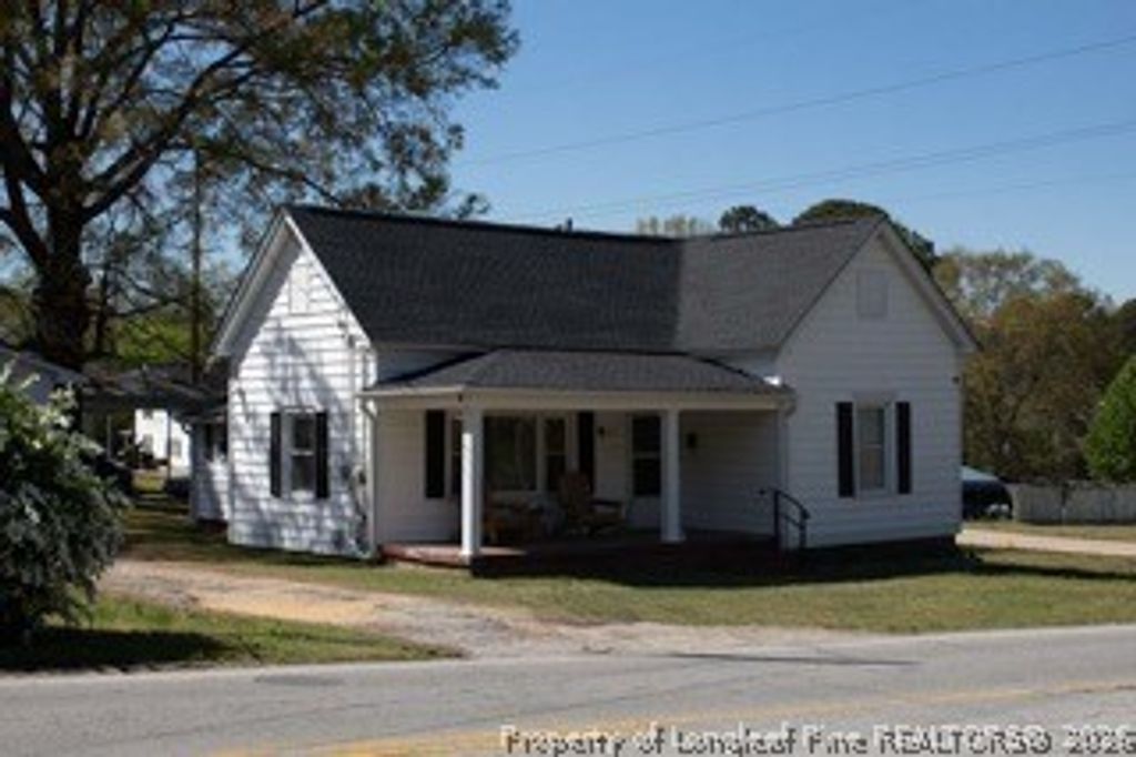 Photo of 302 N 13th Street, Erwin, NC 28339 (MLS # 760053)