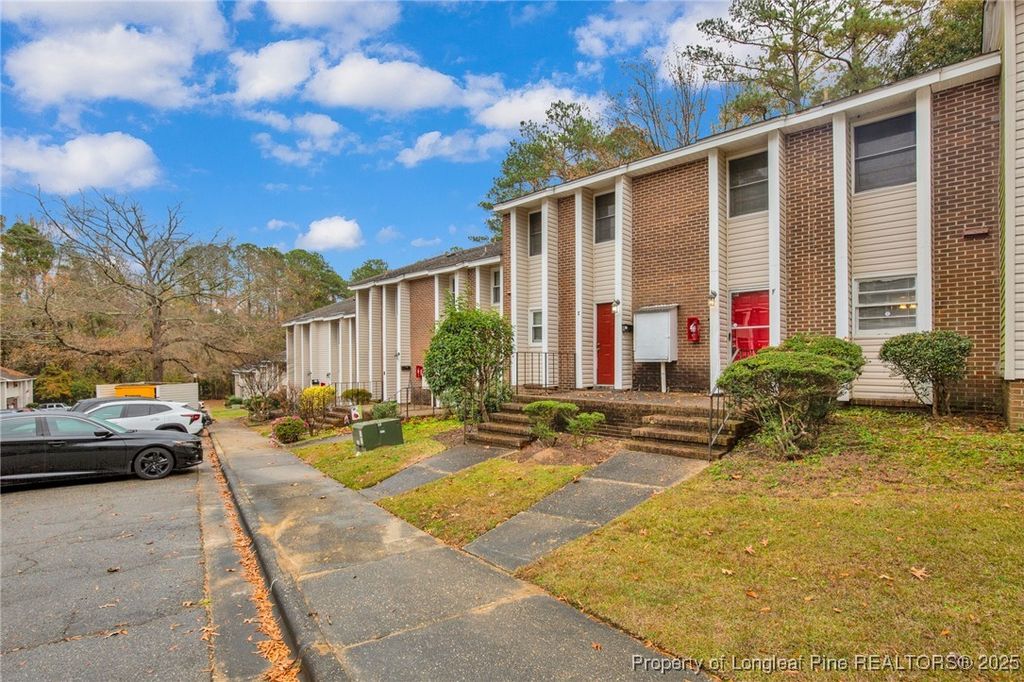 Photo of 583 Winding Creek Road #F, Fayetteville, NC 28305 (MLS # 753956)