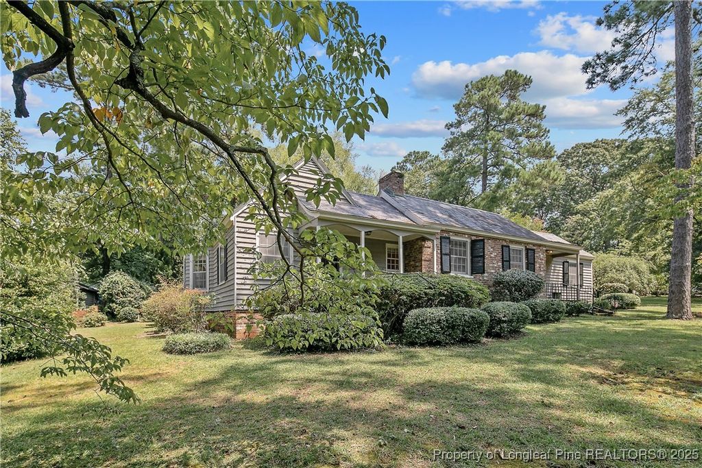 Photo of 1610 Twin Oak Drive, Fayetteville, NC 28305 (MLS # 750683)