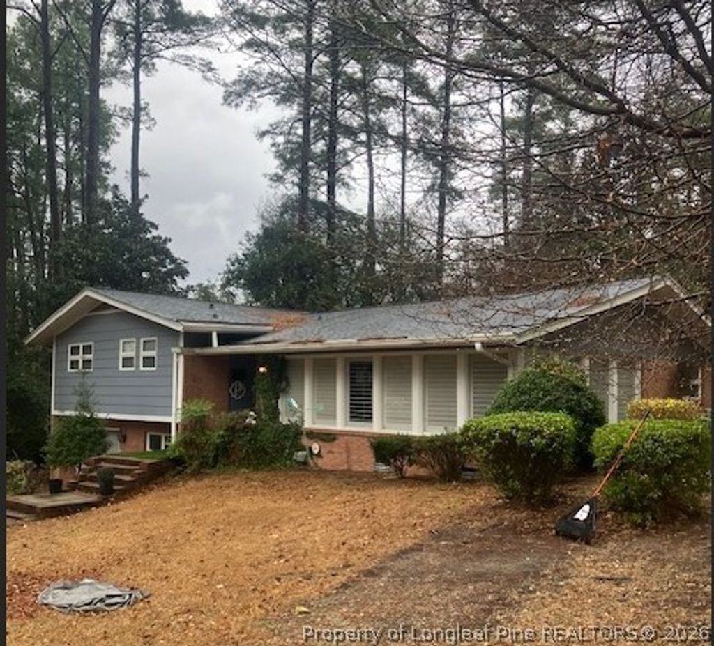 Photo of 2224 Mirror Lake Dr Drive, Fayetteville, NC 28303 (MLS # 762055)