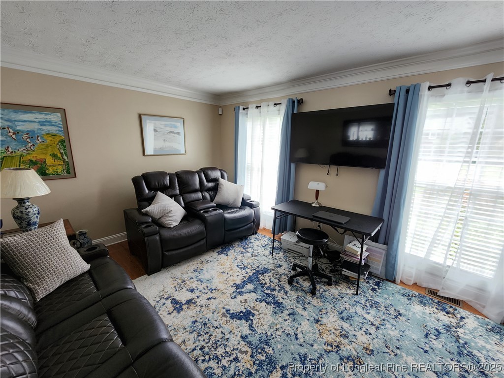 1702 Lasalle Avenue - Photo 4