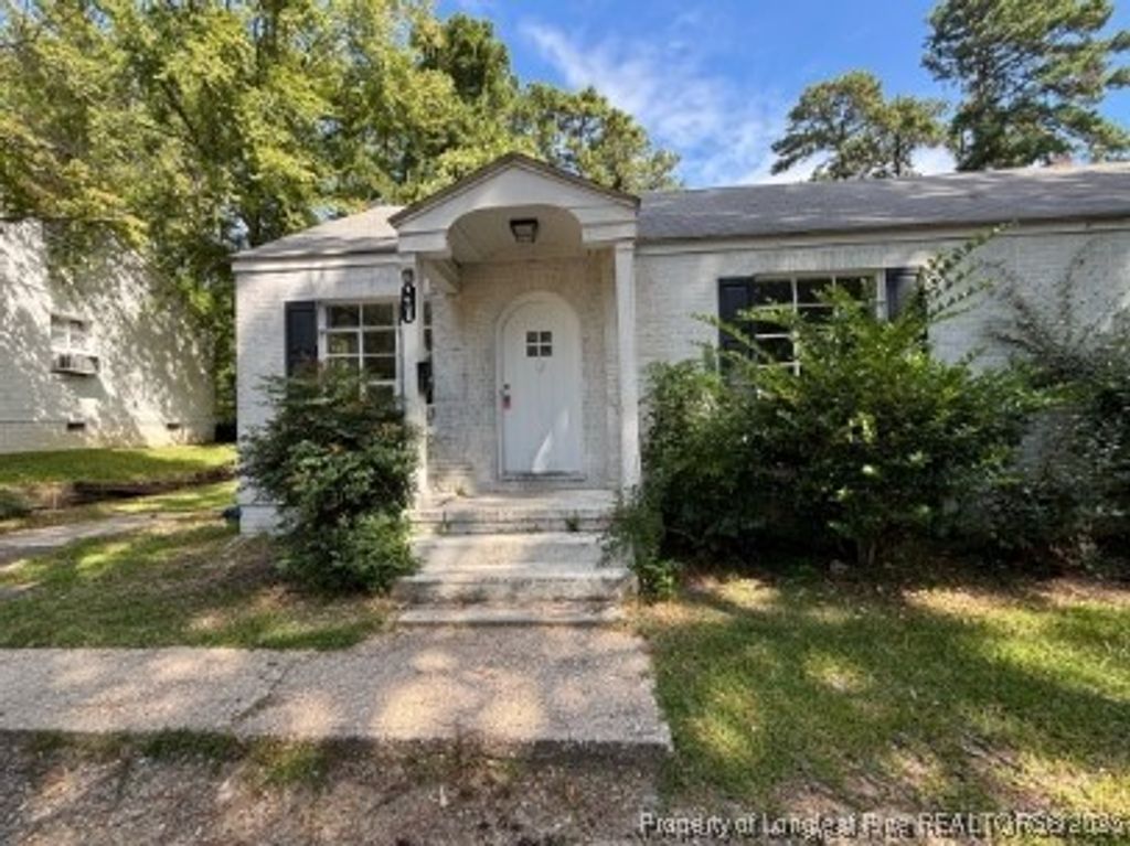 Photo of 1406 Briarcliff Drive, Fayetteville, NC 28305 (MLS # 751764)