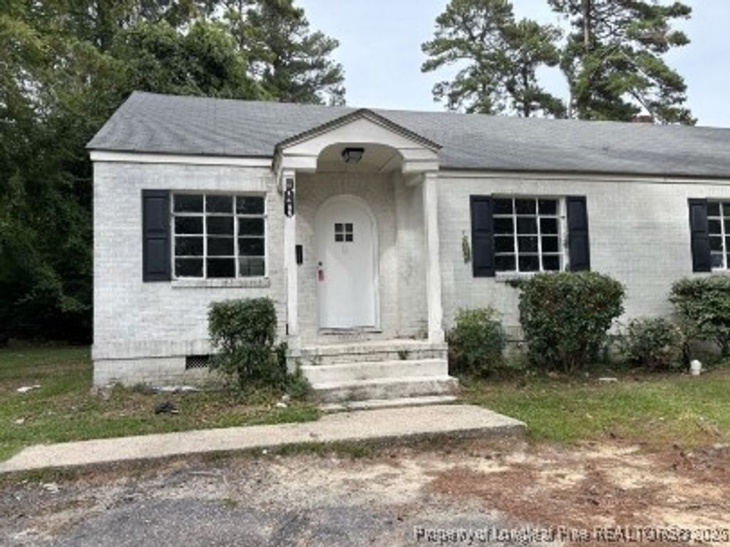 Photo of 1406 Briarcliff Drive, Fayetteville, NC 28305 (MLS # 751764)