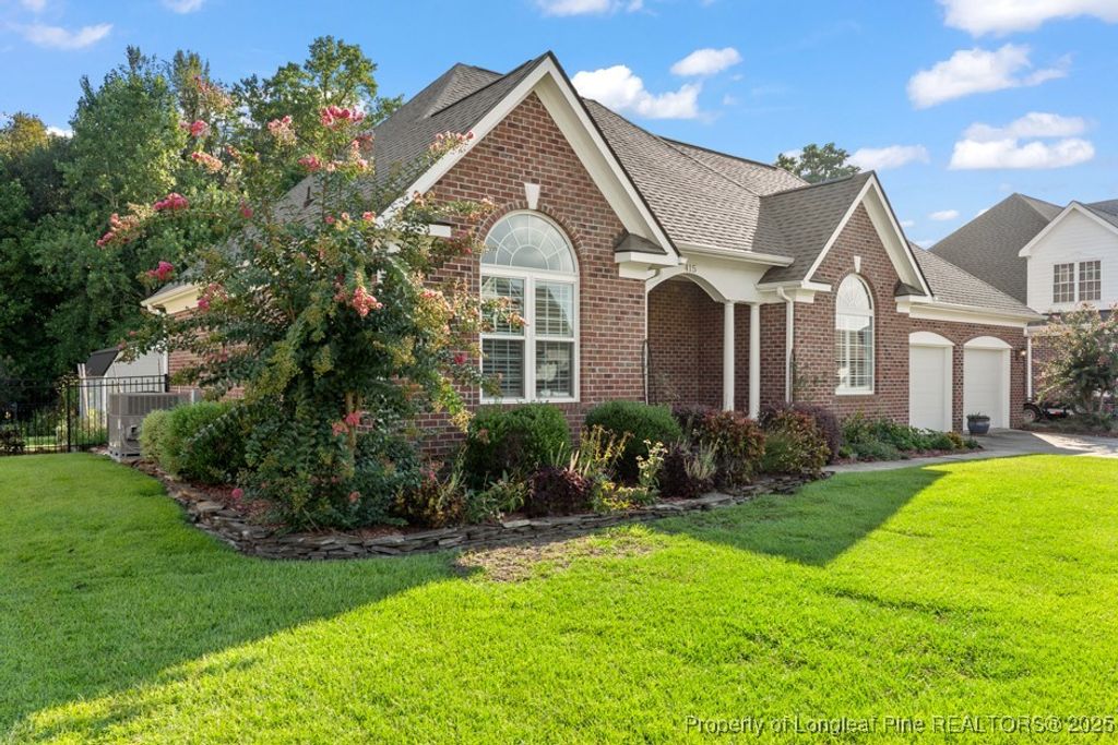 Photo of 415 W Summerchase Drive, Fayetteville, NC 28311 (MLS # 754136)