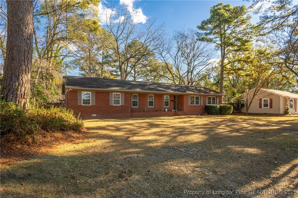 Photo of 3847 S MAIN Street, Hope Mills, NC 28348 (MLS # 754573)
