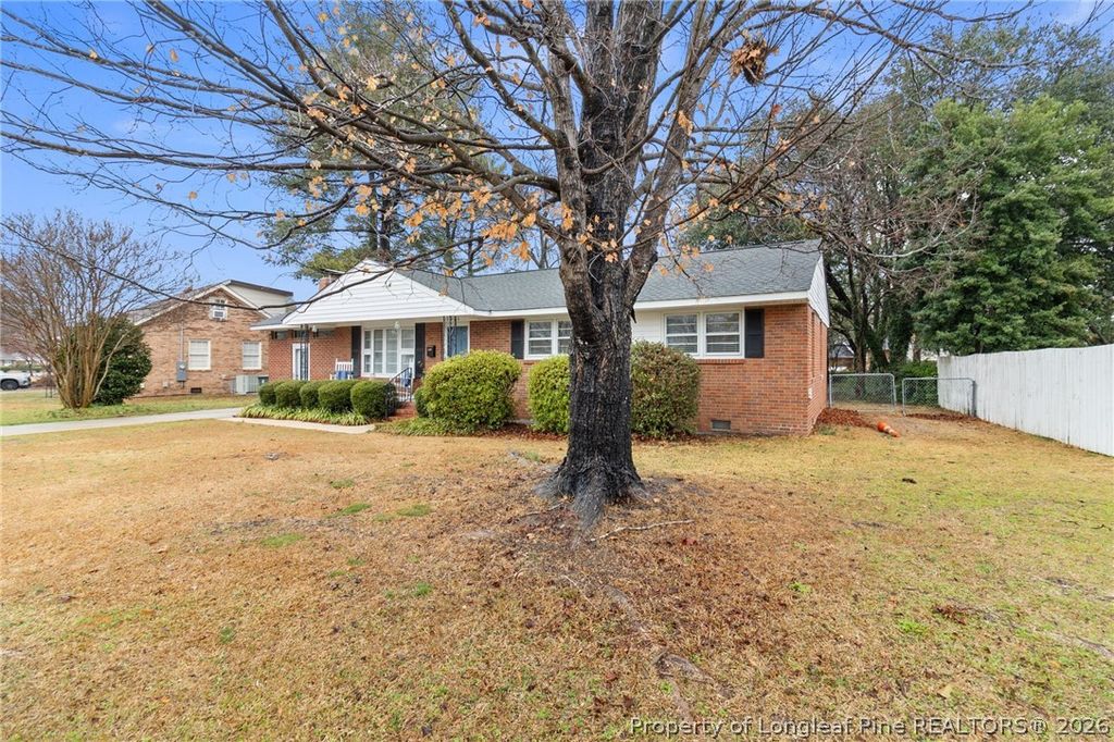 Photo of 1521 Berkshire Road, Fayetteville, NC 28304 (MLS # 758027)