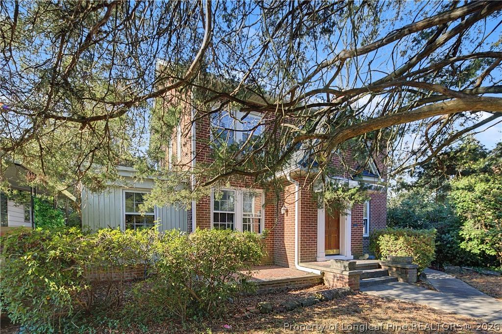 Photo of 207 Hillcrest Avenue, Fayetteville, NC 28305 (MLS # 756666)