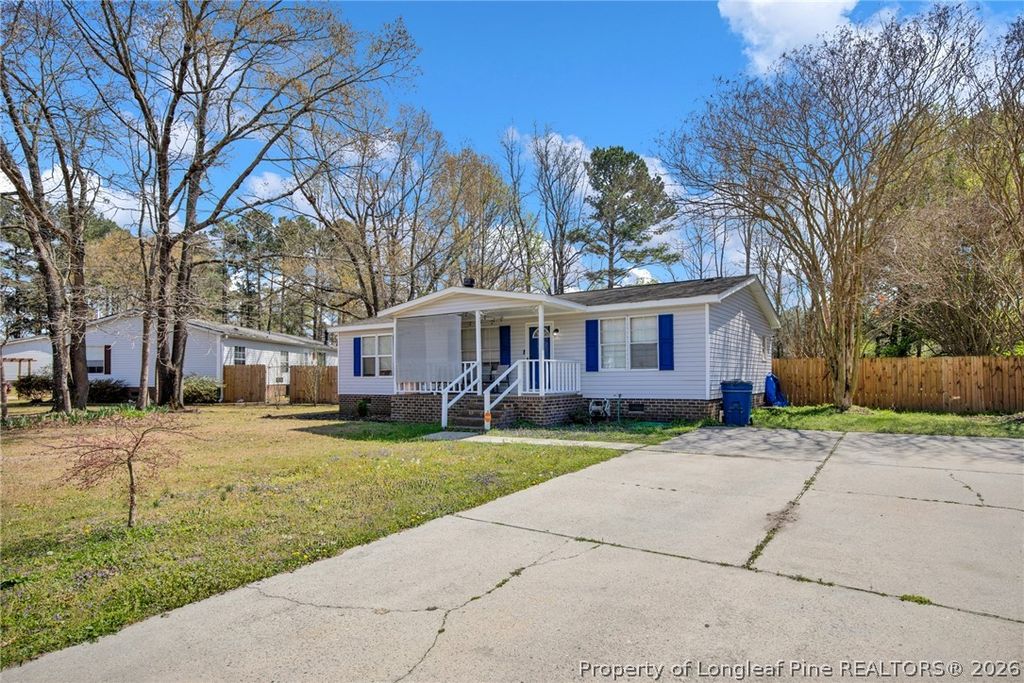 Photo of 518 Inverary Drive, Raeford, NC 28376 (MLS # 759229)