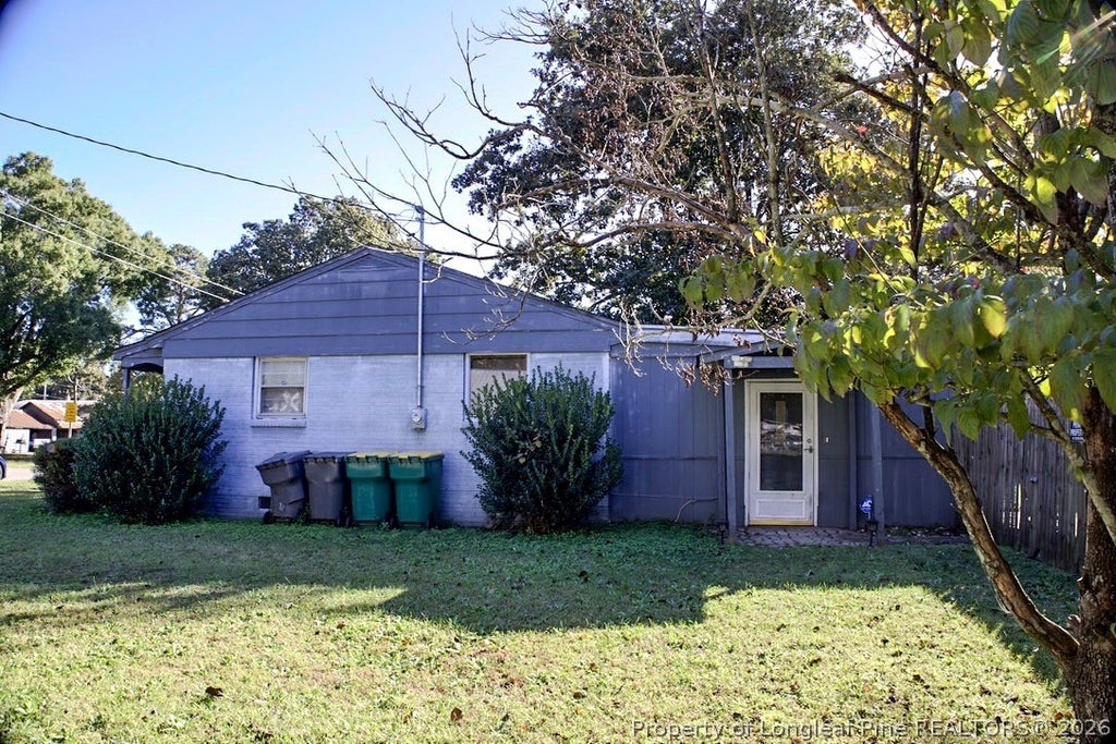 Photo of 702 E 8th Street, Lumberton, NC 28358 (MLS # 771185)