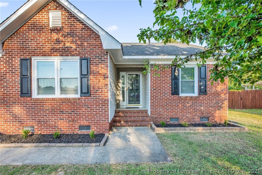 Photo of 805 Windingwood Place, Hope Mills, NC 28348 (MLS # 760748)