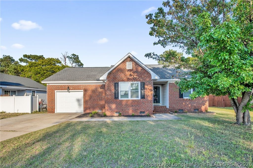 Photo of 805 Windingwood Place, Hope Mills, NC 28348 (MLS # 760748)
