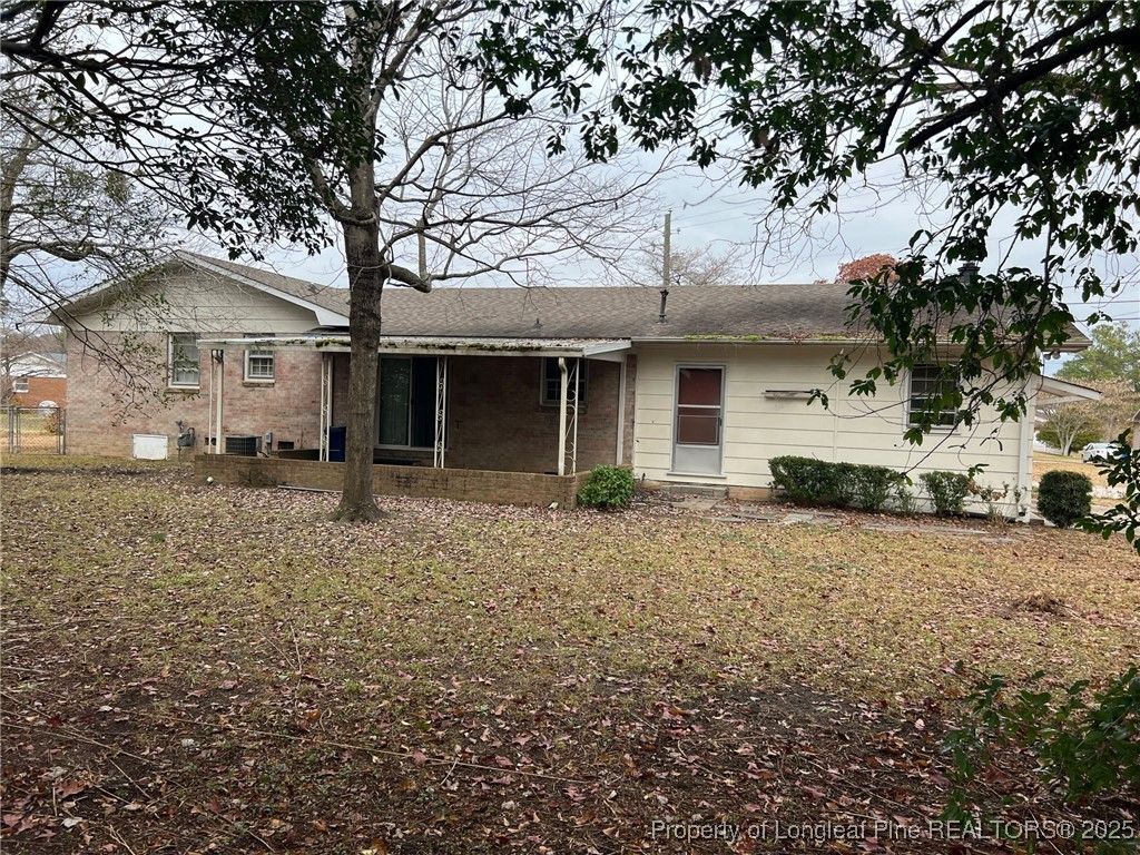 Photo of 1602 Camelot Drive, Fayetteville, NC 28304 (MLS # 752458)