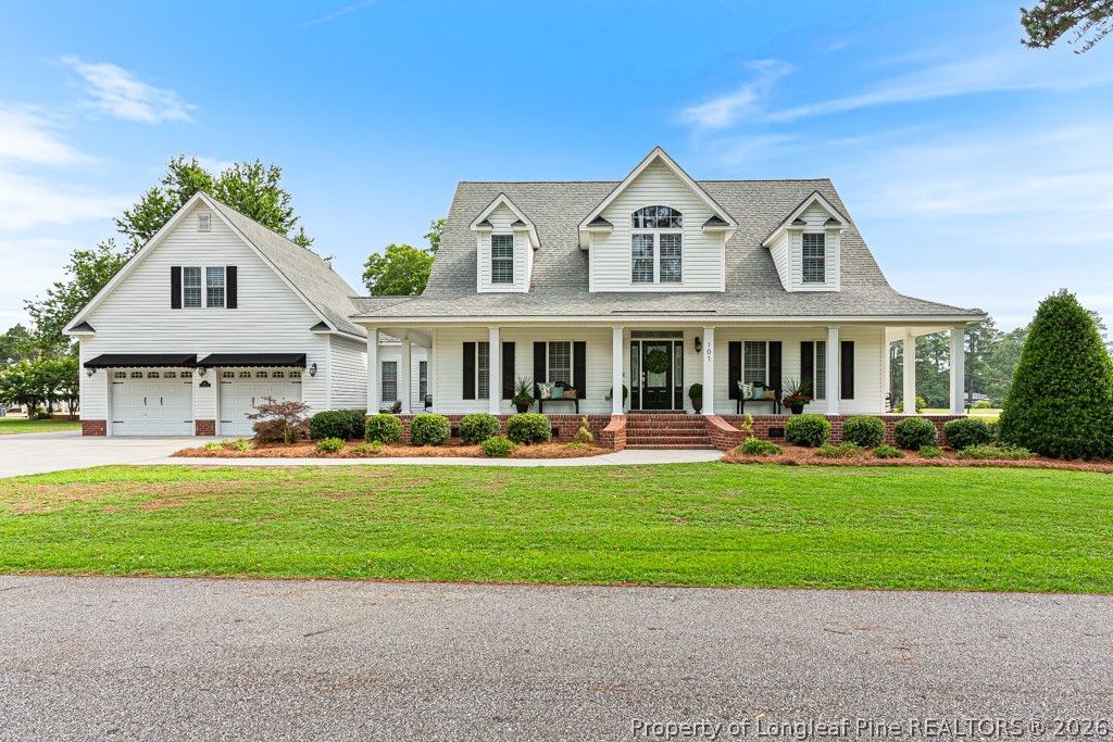 Photo of 101 E Royal Street, Salemburg, NC 28385 (MLS # 765312)