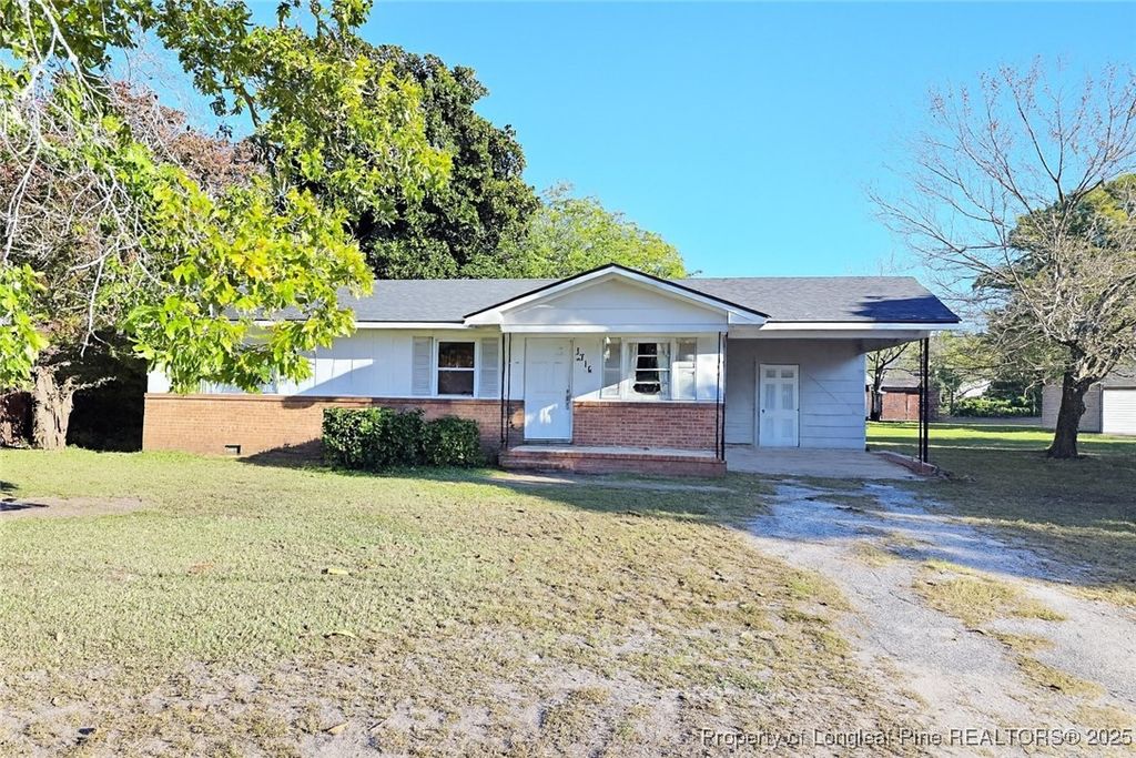 Photo of 1716 Shaw Road, Fayetteville, NC 28311 (MLS # 752312)