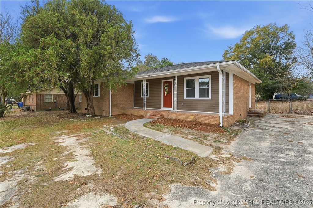 Photo of 1110 Barwin Drive, Fayetteville, NC 28304 (MLS # 753749)