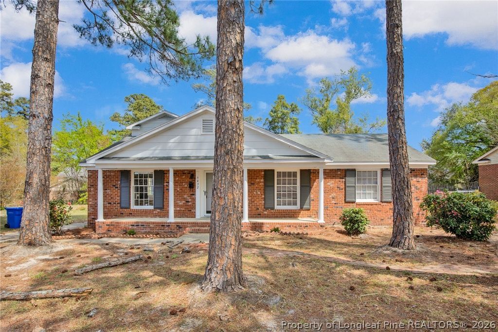 Photo of 5432 Sandstone Drive, Fayetteville, NC 28311 (MLS # 759804)