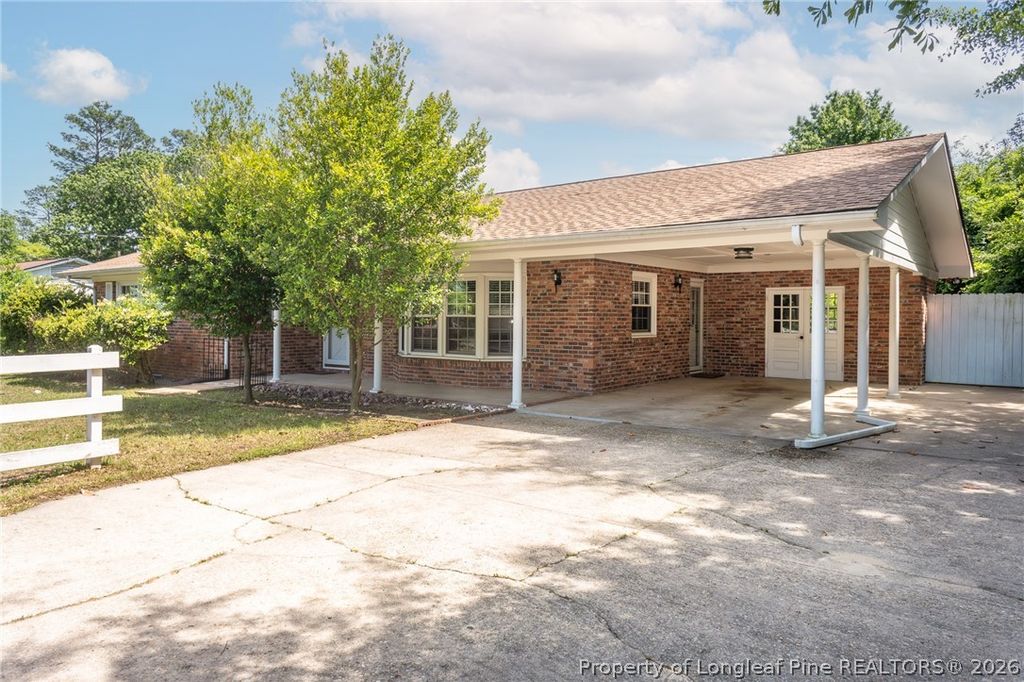 Photo of 504 Jamestown Avenue, Fayetteville, NC 28303 (MLS # 762439)