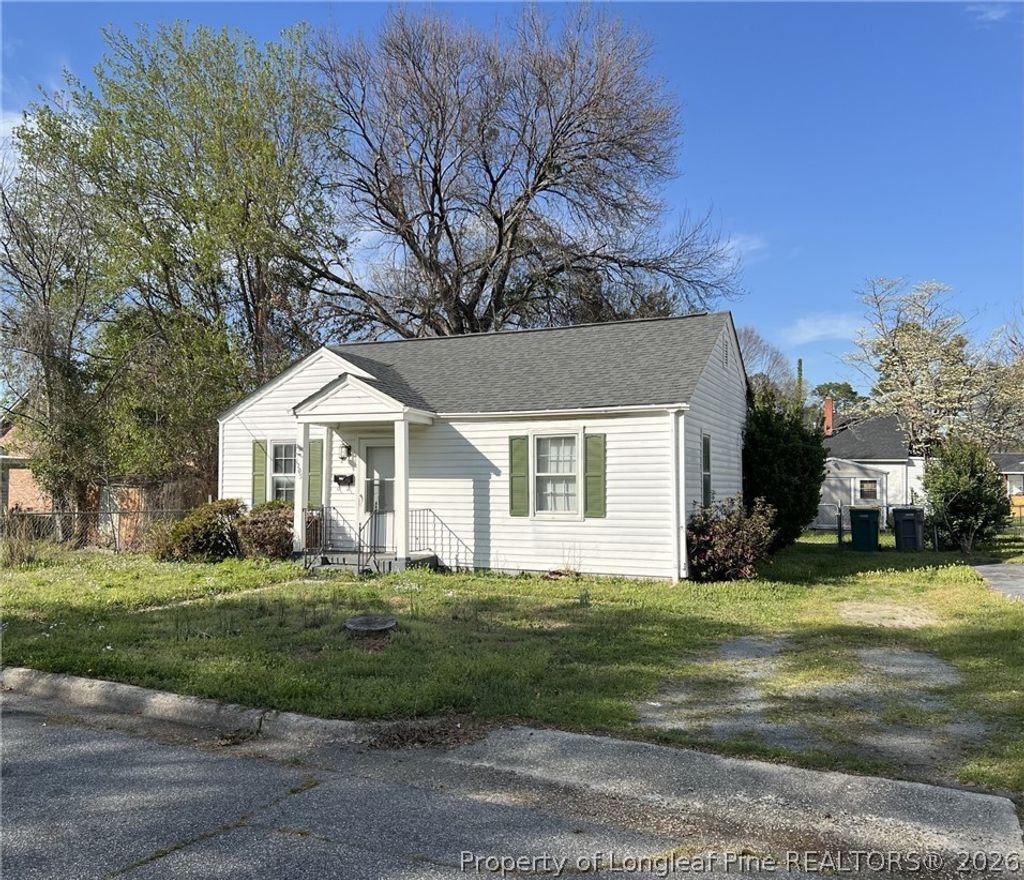 Photo of 1205 Eisenhower Street, Lumberton, NC 28358 (MLS # 759235)