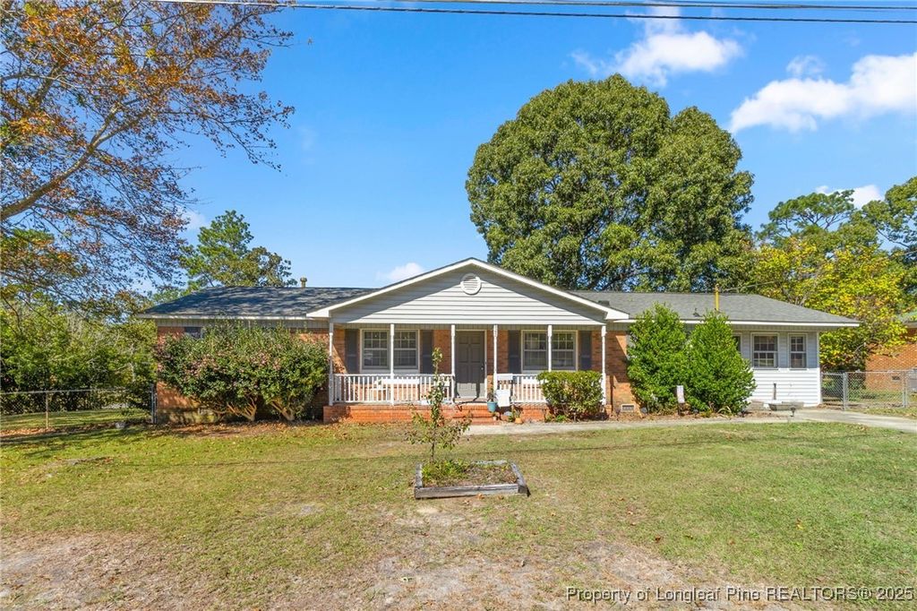 Photo of 825 Fresno Drive, Fayetteville, NC 28303 (MLS # 751976)