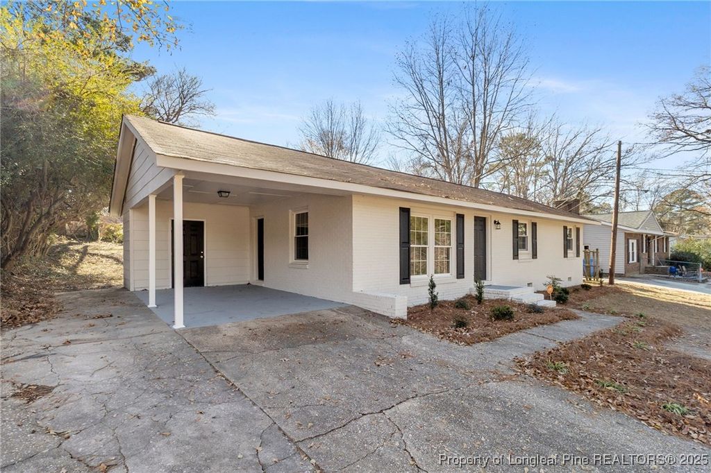 Photo of 221 Lansdowne Road, Fayetteville, NC 28314 (MLS # 755003)