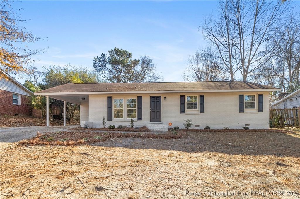 Photo of 221 Lansdowne Road, Fayetteville, NC 28314 (MLS # 755003)