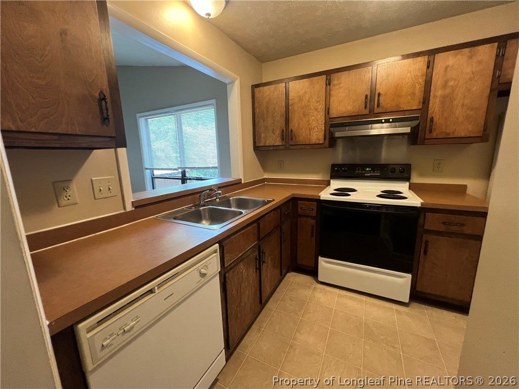 Photo of 512 Toxaway Court, Fayetteville, NC 28314 (MLS # 761802)