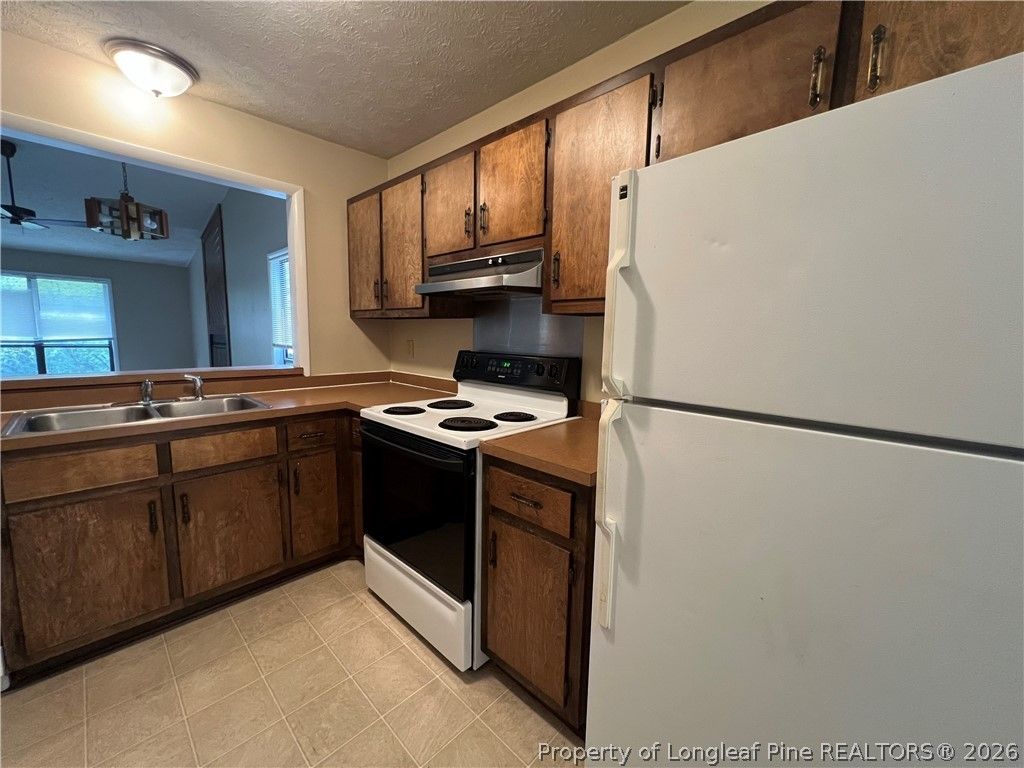 Photo of 512 Toxaway Court, Fayetteville, NC 28314 (MLS # 761802)