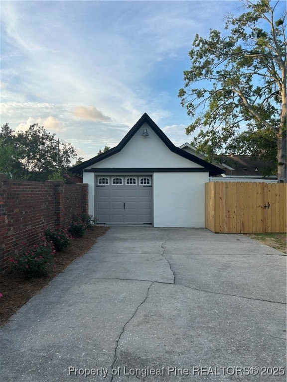 309 E 10th Street