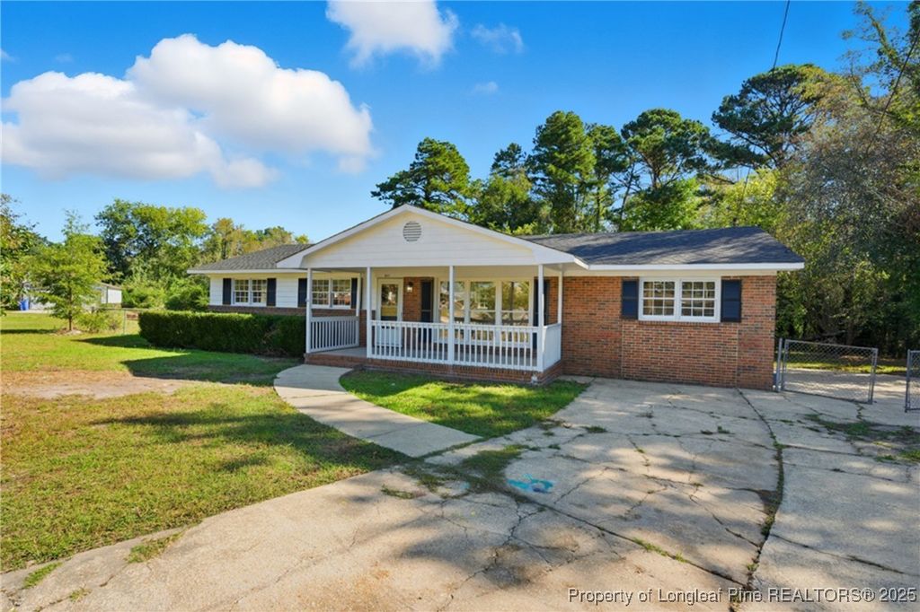 Photo of 3411 Nato Road, Fayetteville, NC 28306 (MLS # 752177)