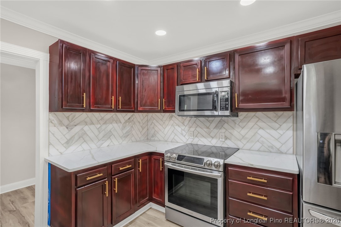 2519 Mirror Lake Drive