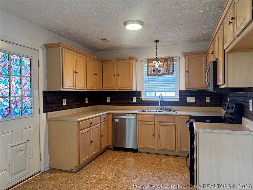 5508 Rising Ridge Drive