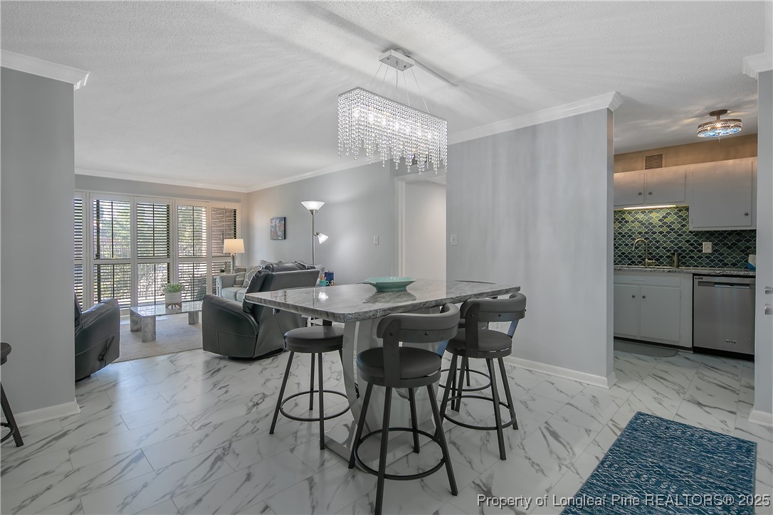 1100 Clarendon Street 202