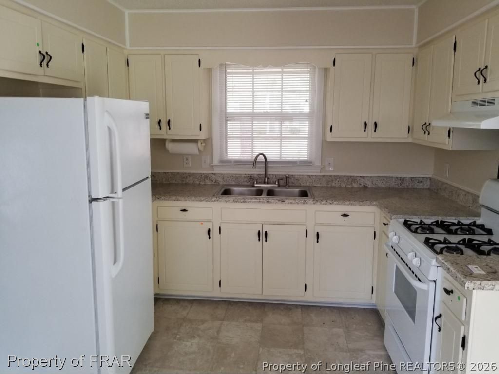 Photo of 443 Shoreline Drive, Fayetteville, NC 28311 (MLS # 766586)