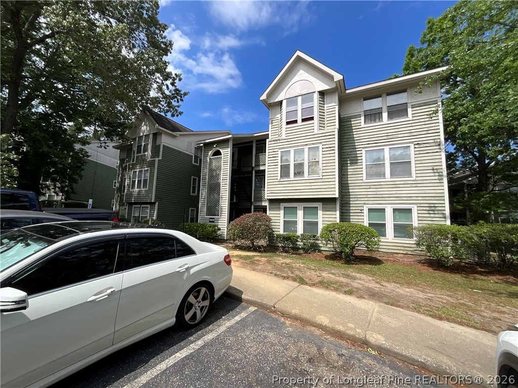 Photo 1 of 19 — 1025 Wood Creek Drive 5, Fayetteville, NC 28314
