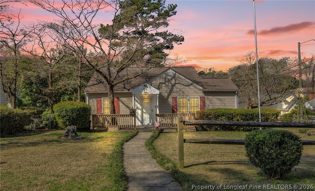 Photo of 611 Glenville Avenue, Fayetteville, NC 28303 (MLS # 759093)