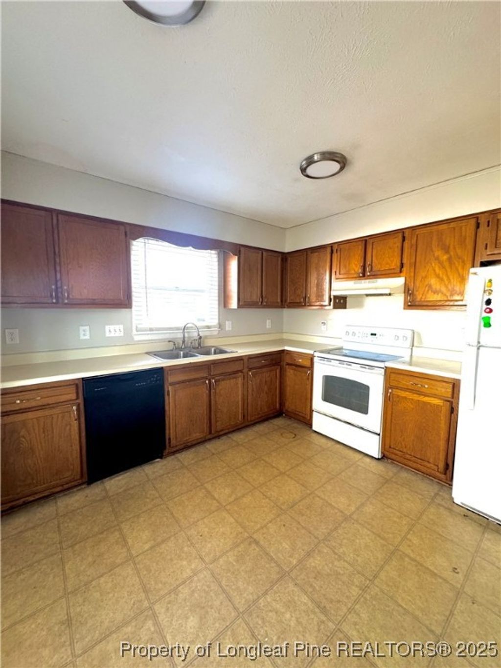 Photo of 824 Glen Reilly Drive, Fayetteville, NC 28314 (MLS # 754947)