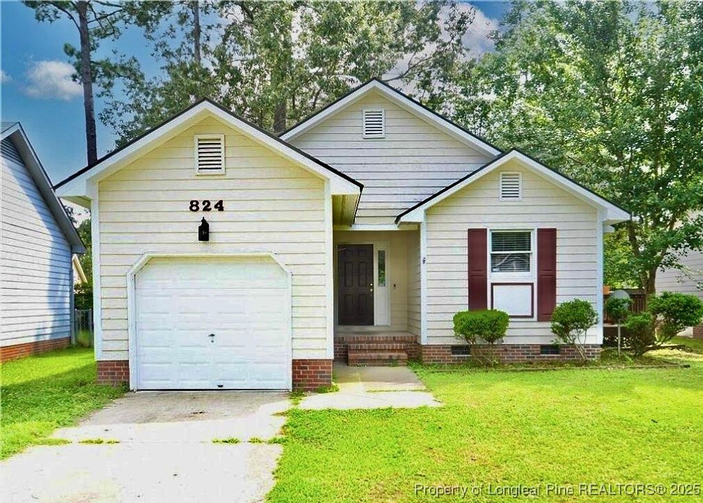 Photo of 824 Glen Reilly Drive, Fayetteville, NC 28314 (MLS # 754947)